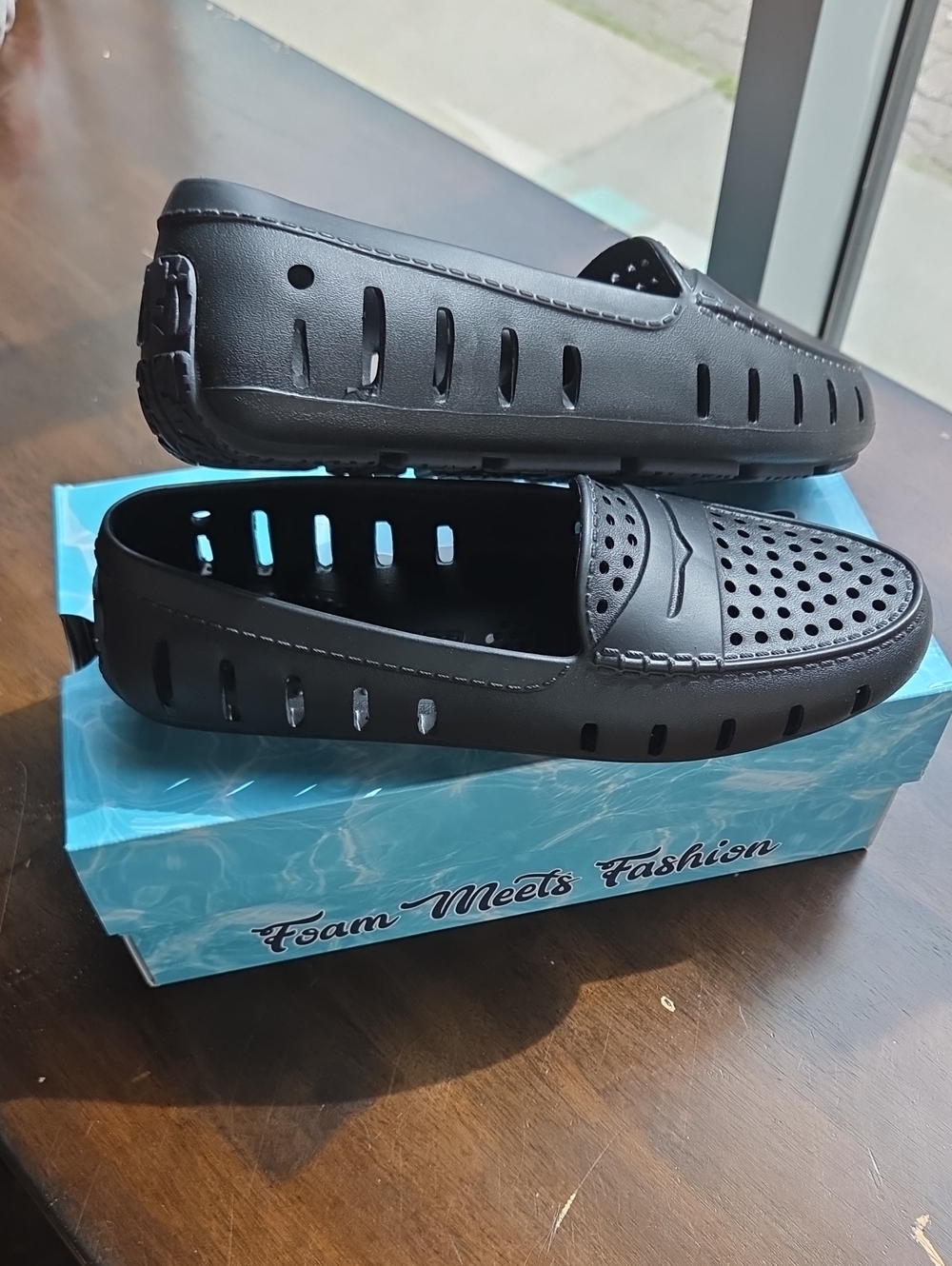 Floafers Women's Size 10 Casual Black Slip-On Loafers NEW